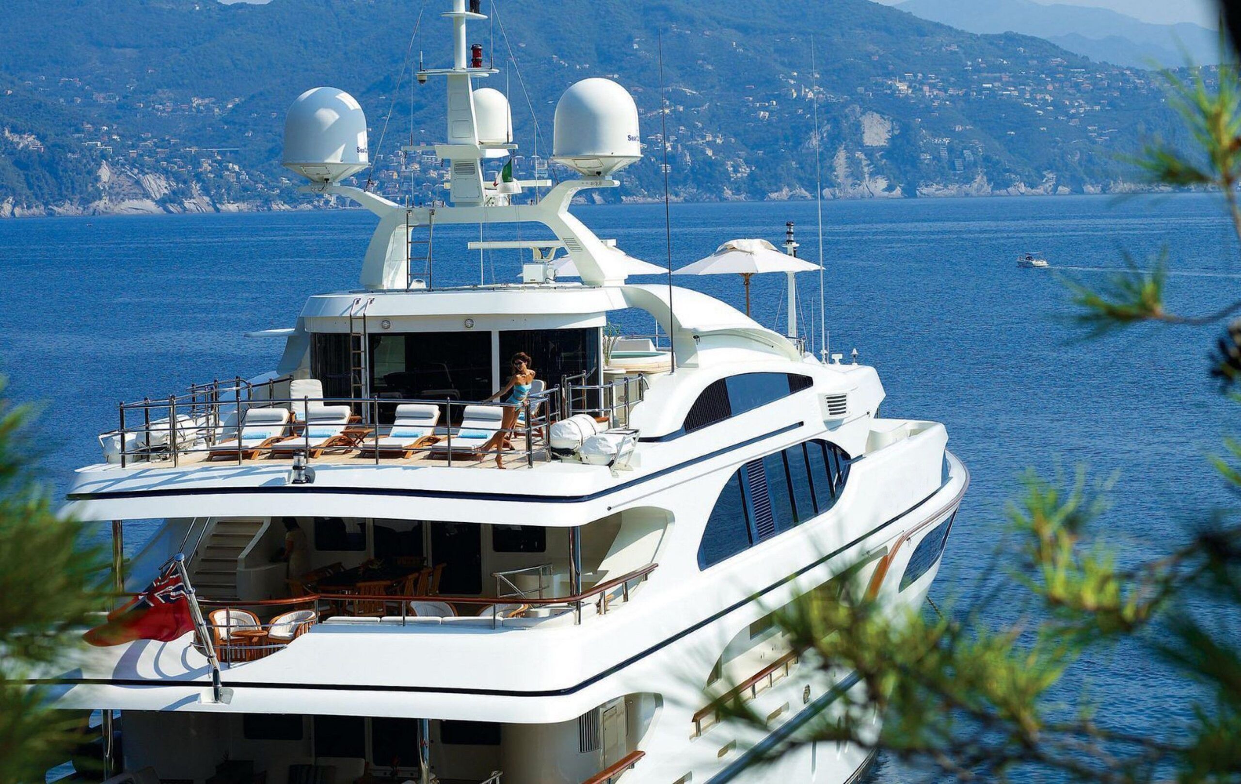 Crewed Motor Yacht Charter