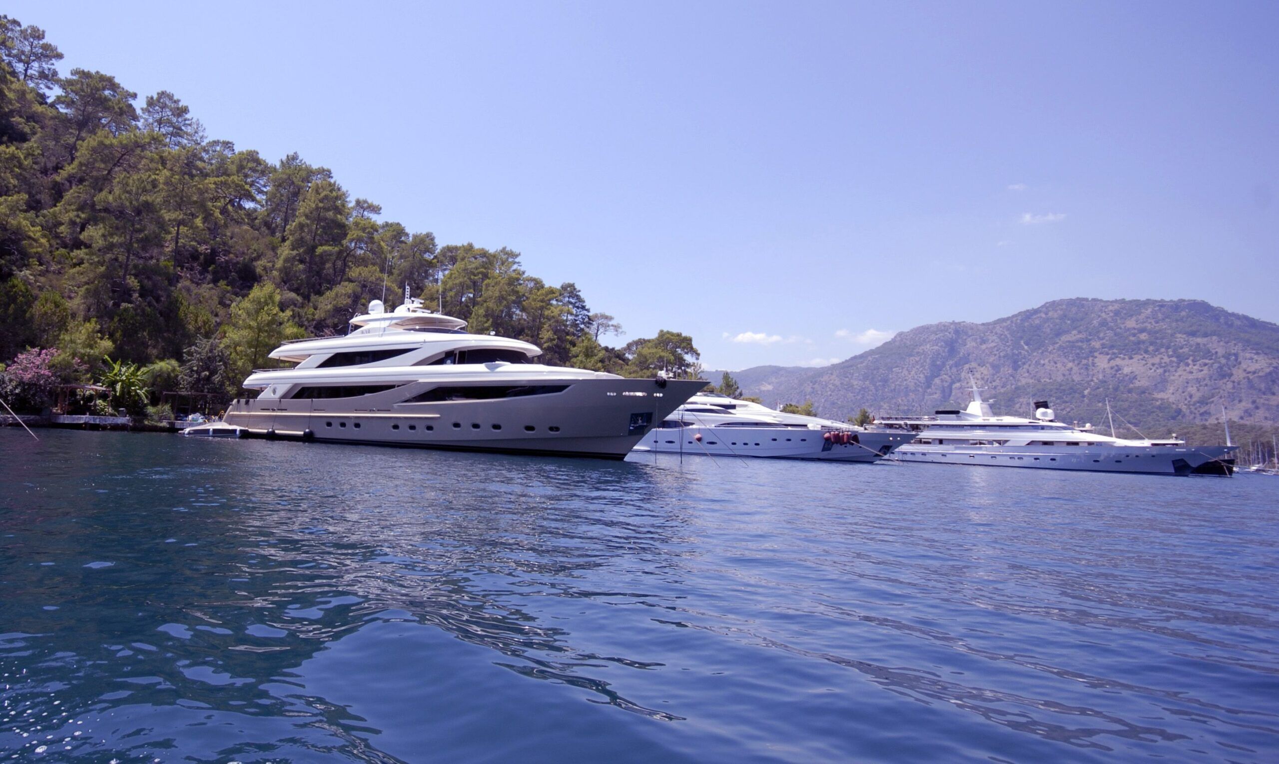 Luxury Yacht Charter